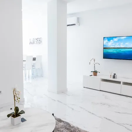 Aqua Vista-playa San Juan By Diamanteholidays * Playa de San Juan (Tenerife)